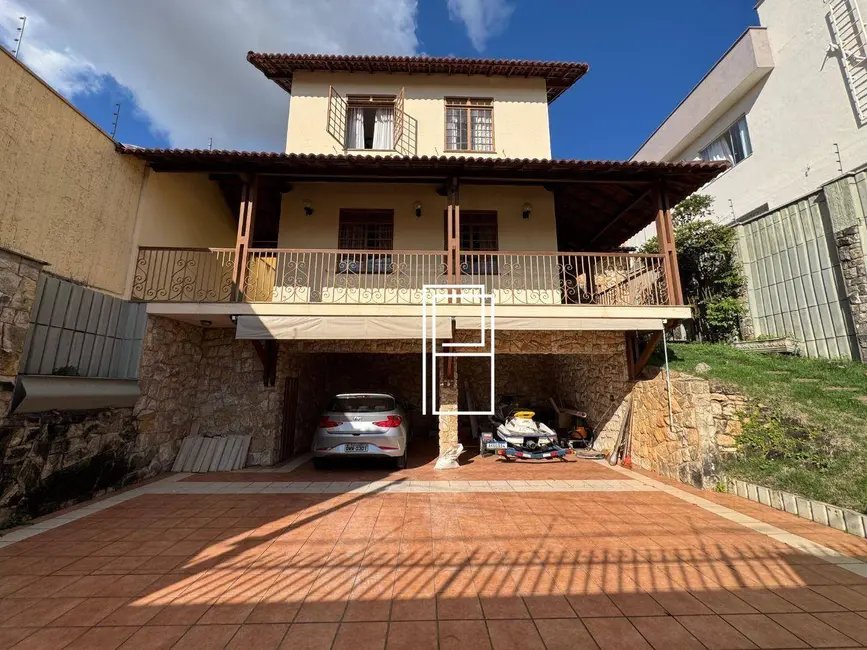 Foto 1 de Casa com 5 quartos à venda, 360m2 em Santa Inês, Belo Horizonte - MG