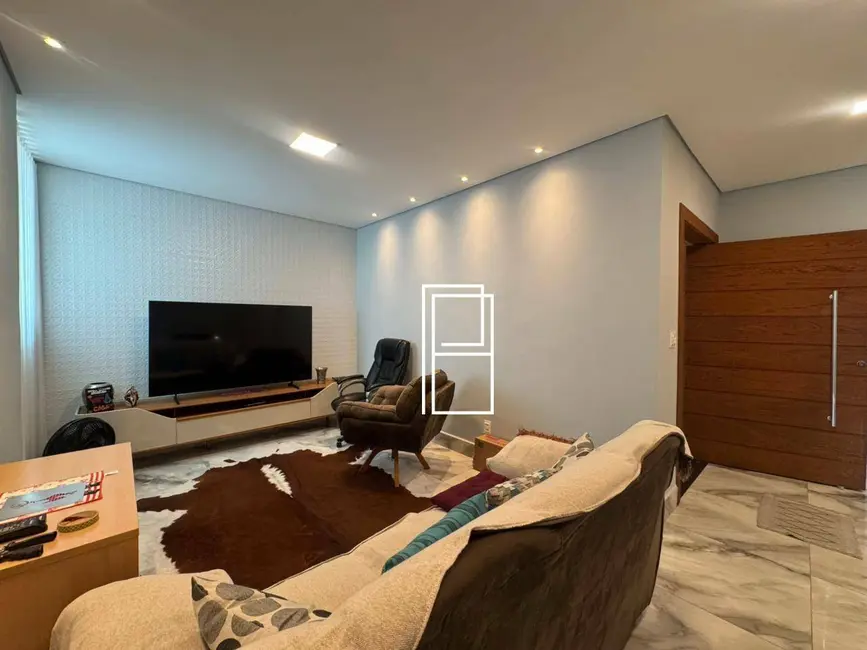 Foto 7 de Casa com 4 quartos à venda, 360m2 em Ana Lúcia, Sabara - MG