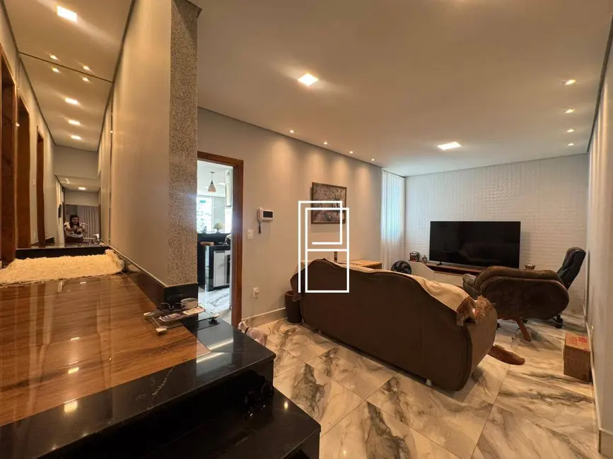 Foto 2 de Casa com 4 quartos à venda, 360m2 em Ana Lúcia, Sabara - MG