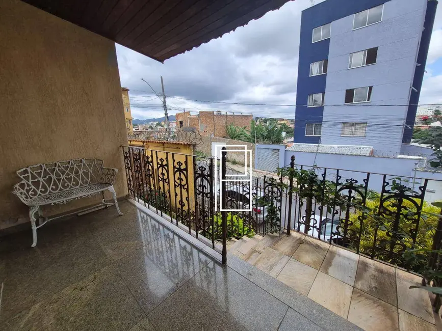 Foto 4 de Casa com 3 quartos à venda, 360m2 em Ana Lúcia, Sabara - MG