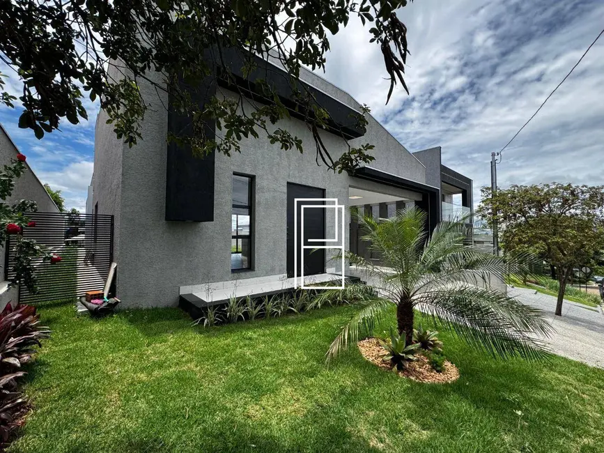 Foto 1 de Casa com 4 quartos à venda, 405m2 em Vespasiano - MG