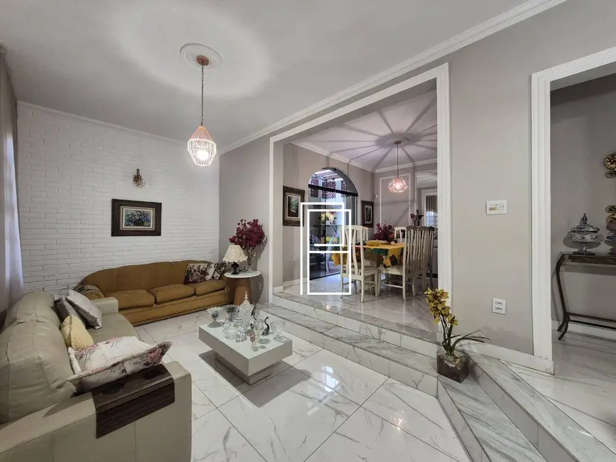 Casa com 4 quartos à venda, 250m2 em Santa Inês, Belo Horizonte - MG - imagem 1 Foto 1 de Casa com 4 quartos à venda, 250m2 em Santa Inês, Belo Horizonte - MG