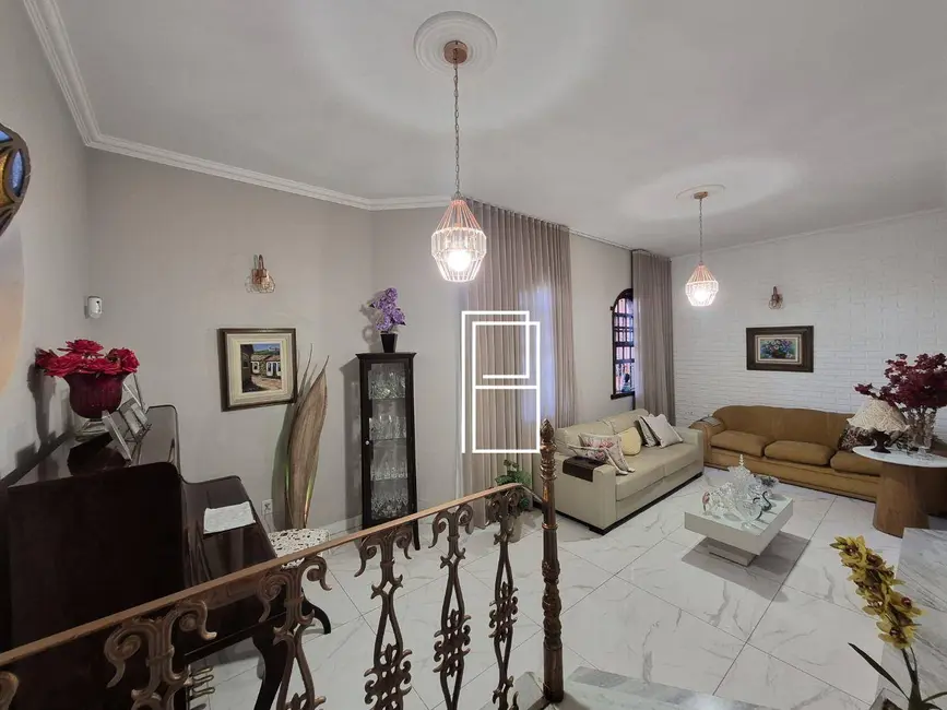 Casa com 4 quartos à venda, 250m2 em Santa Inês, Belo Horizonte - MG - imagem 2 Foto 2 de Casa com 4 quartos à venda, 250m2 em Santa Inês, Belo Horizonte - MG