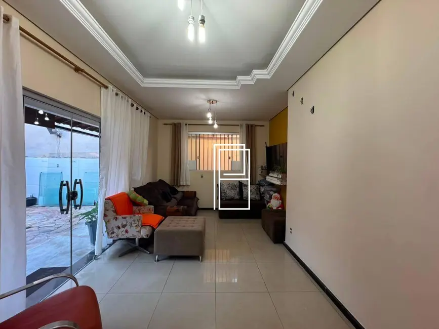 Foto 6 de Casa com 3 quartos à venda, 250m2 em Santa Inês, Belo Horizonte - MG
