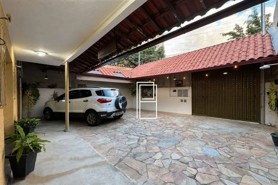 Foto 1 de Casa com 3 quartos à venda, 250m2 em Santa Inês, Belo Horizonte - MG