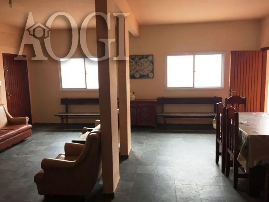 Casa com 4 quartos à venda, 198m2 em Centro, Peruibe - SP - imagem 8 Foto 8 de Casa com 4 quartos à venda, 198m2 em Centro, Peruibe - SP