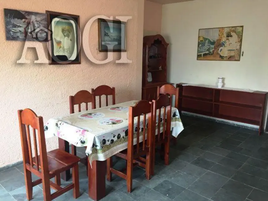 Casa com 4 quartos à venda, 198m2 em Centro, Peruibe - SP - imagem 3 Foto 3 de Casa com 4 quartos à venda, 198m2 em Centro, Peruibe - SP