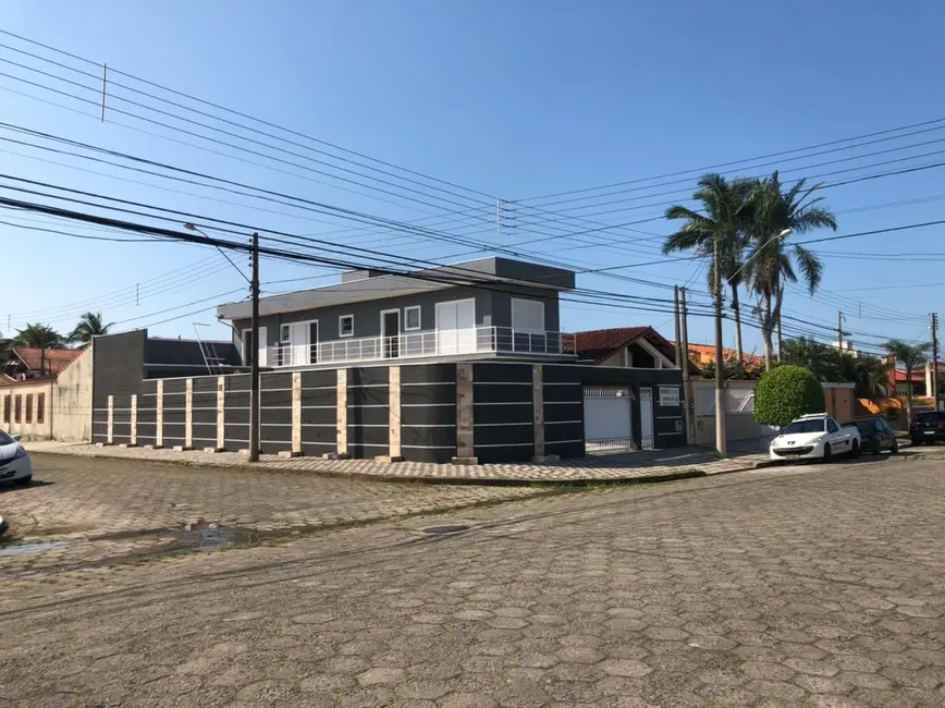Casa com 4 quartos à venda, 283m2 em Peruibe - SP - imagem 4 Foto 4 de Casa com 4 quartos à venda, 283m2 em Peruibe - SP