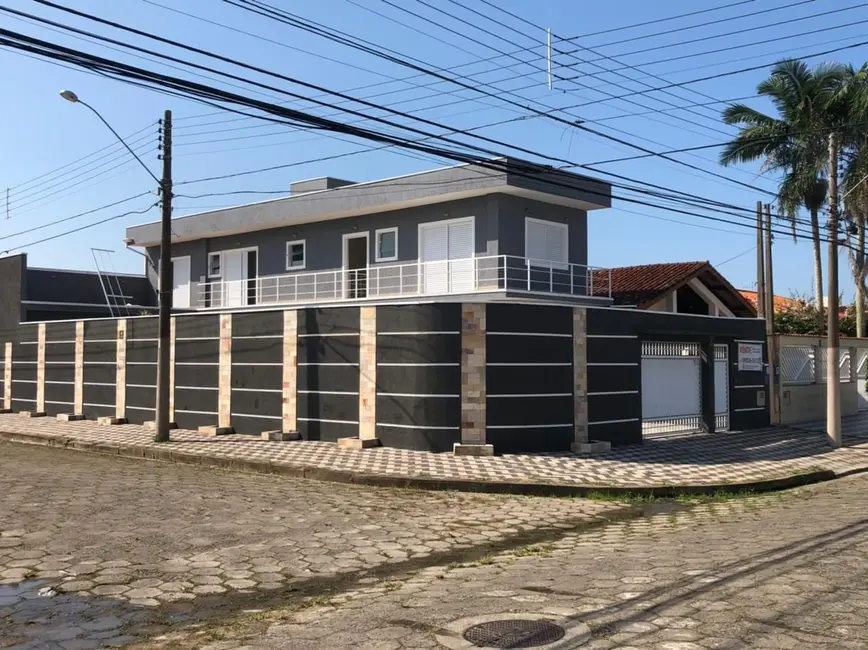 Casa com 4 quartos à venda, 283m2 em Peruibe - SP - imagem 3 Foto 3 de Casa com 4 quartos à venda, 283m2 em Peruibe - SP