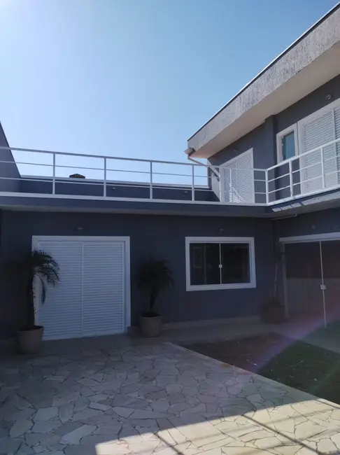 Casa com 4 quartos à venda, 283m2 em Peruibe - SP - imagem 8 Foto 8 de Casa com 4 quartos à venda, 283m2 em Peruibe - SP