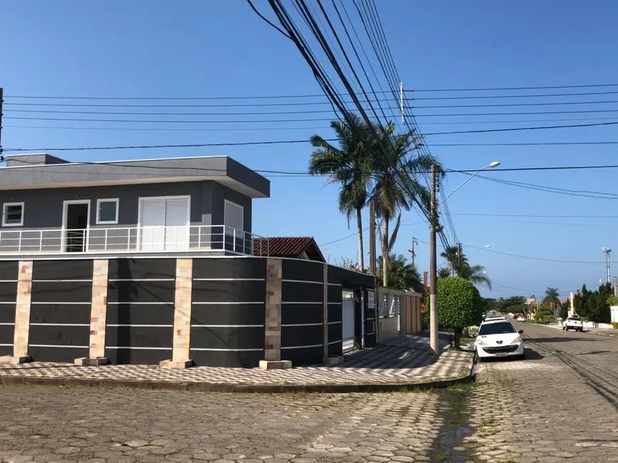Casa com 4 quartos à venda, 283m2 em Peruibe - SP - imagem 5 Foto 5 de Casa com 4 quartos à venda, 283m2 em Peruibe - SP