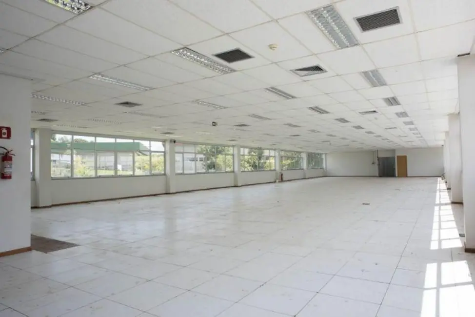 Foto 5 de Sala Comercial para alugar, 2435m2 em Helvétia Country, Indaiatuba - SP
