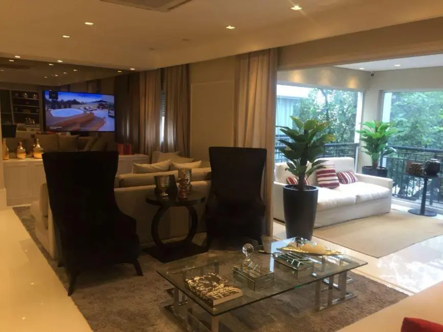 Apartamento com 3 quartos à venda, 172m2 em Moema, São Paulo - SP - imagem 1 Foto 1 de Apartamento com 3 quartos à venda, 172m2 em Moema, São Paulo - SP