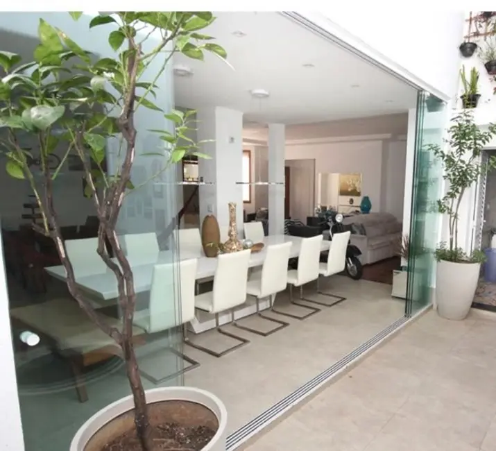 Foto 2 de Casa com 4 quartos à venda, 280m2 em São Paulo - SP