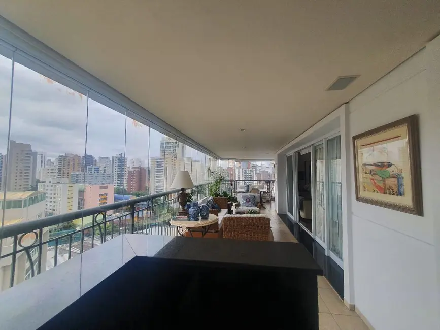 Foto 5 de Apartamento com 4 quartos para alugar, 226m2 em Vila Nova Conceição, São Paulo - SP