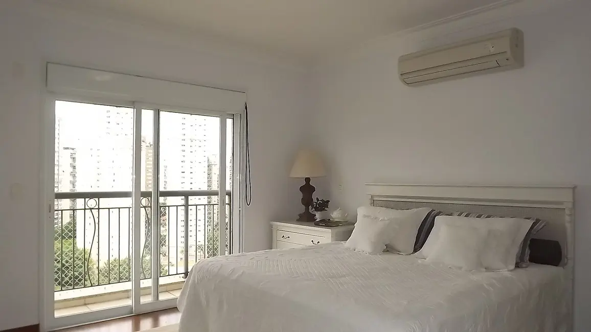 Foto 7 de Apartamento com 4 quartos para alugar, 226m2 em Vila Nova Conceição, São Paulo - SP