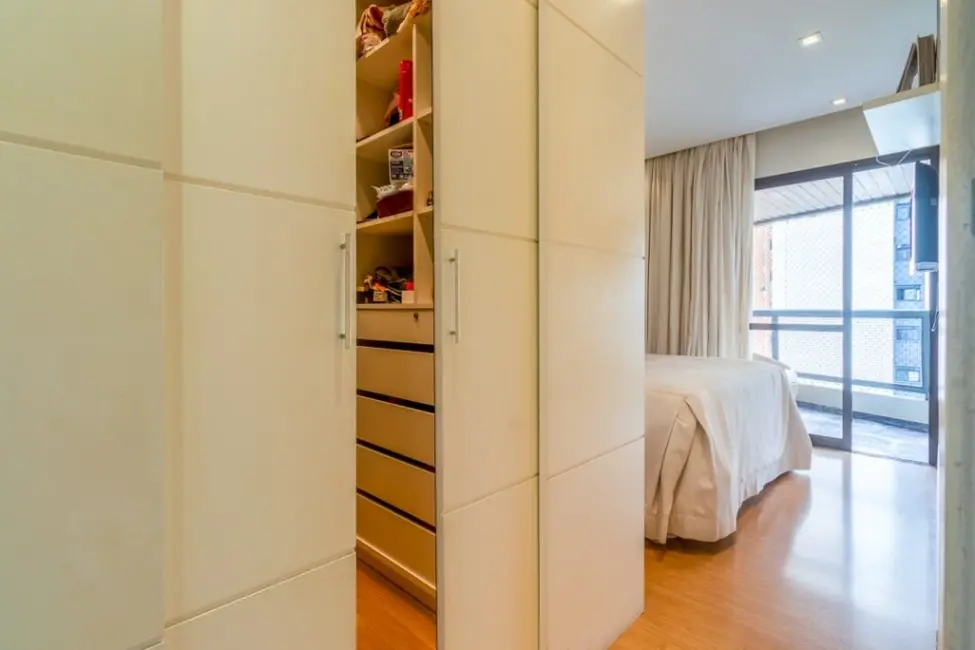 Foto 6 de Apartamento com 3 quartos à venda, 154m2 em Vila Nova Conceição, São Paulo - SP