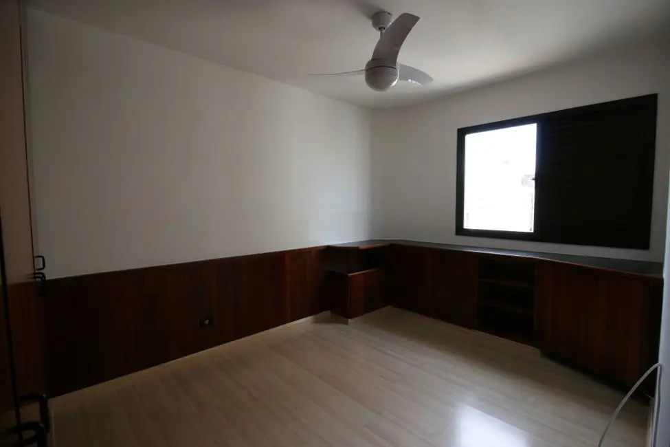Apartamento com 3 quartos à venda, 105m2 em Moema, São Paulo - SP - imagem 3 Foto 3 de Apartamento com 3 quartos à venda, 105m2 em Moema, São Paulo - SP