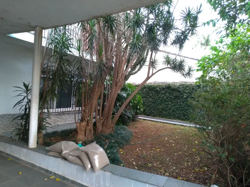 Casa com 3 quartos à venda, 576m2 em Jardim Santa Helena, São Paulo - SP - imagem 1 Foto 1 de Casa com 3 quartos à venda, 576m2 em Jardim Santa Helena, São Paulo - SP