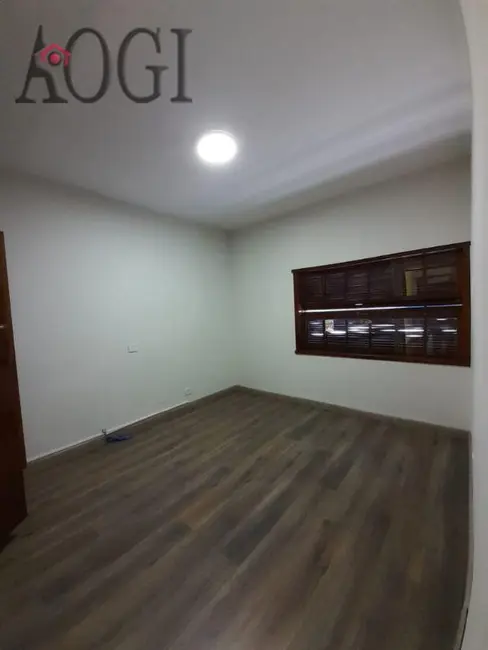 Foto 2 de Casa com 4 quartos para alugar, 217m2 em São Paulo - SP