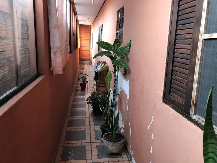 Sobrado com 3 quartos à venda, 250m2 em Cidade Miguel Badra, Suzano - SP - imagem 8 Foto 8 de Sobrado com 3 quartos à venda, 250m2 em Cidade Miguel Badra, Suzano - SP