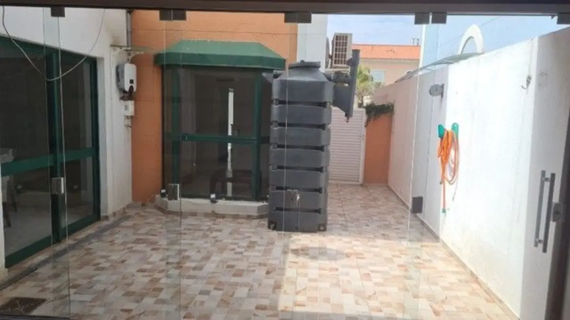 Casa de Condomínio com 3 quartos à venda, 250m2 em Santana De Parnaiba - SP - imagem 5 Foto 5 de Casa de Condomínio com 3 quartos à venda, 250m2 em Santana De Parnaiba - SP