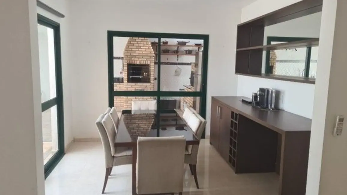 Casa de Condomínio com 3 quartos à venda, 250m2 em Santana De Parnaiba - SP - imagem 8 Foto 8 de Casa de Condomínio com 3 quartos à venda, 250m2 em Santana De Parnaiba - SP