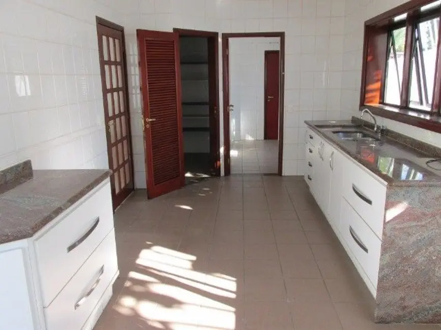 Foto 2 de Sobrado com 5 quartos à venda, 360m2 em Santana De Parnaiba - SP