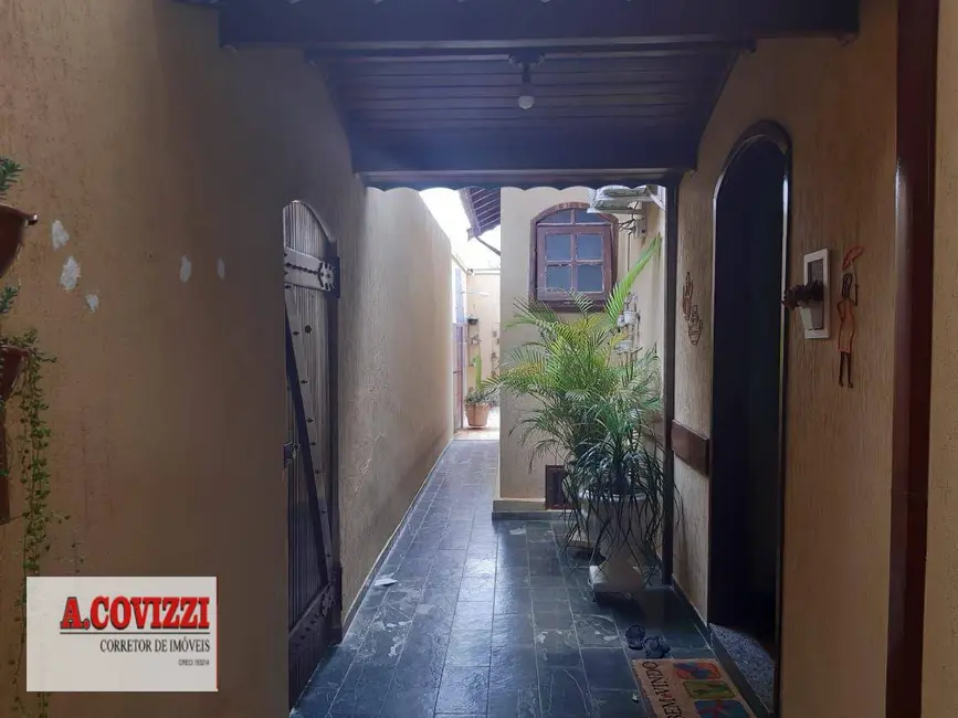 Casa com 3 quartos à venda, 200m2 em Vila Trinta e Um de Março, Campinas - SP - imagem 4 Foto 4 de Casa com 3 quartos à venda, 200m2 em Vila Trinta e Um de Março, Campinas - SP