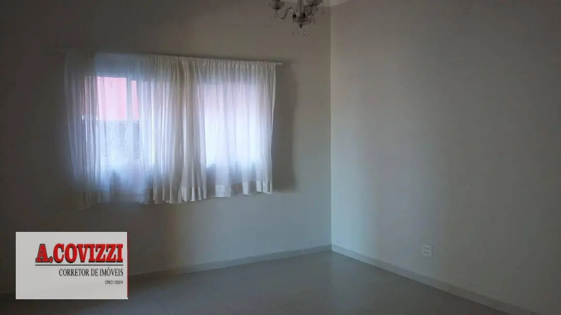 Casa com 4 quartos à venda, 444m2 em Centro, Vinhedo - SP - imagem 3 Foto 3 de Casa com 4 quartos à venda, 444m2 em Centro, Vinhedo - SP