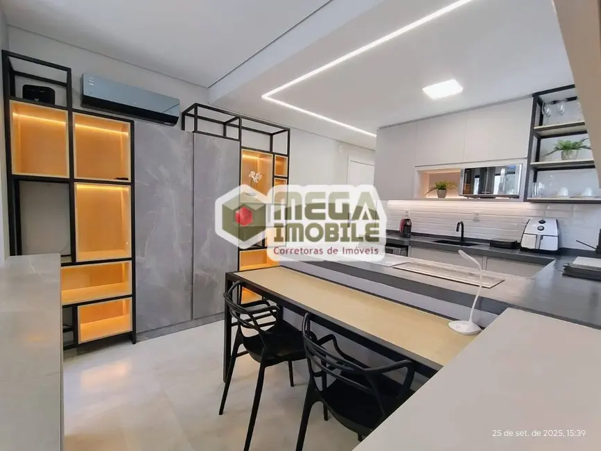 Foto 1 de Apartamento com 1 quarto à venda, 31m2 em Cacupé, Florianopolis - SC