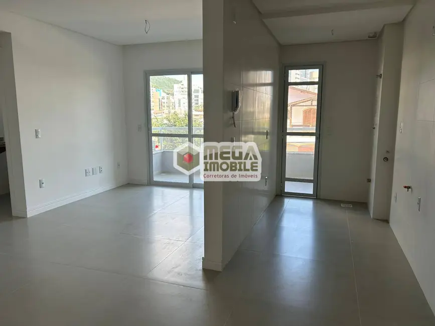 Foto 2 de Apartamento com 2 quartos à venda, 70m2 em Trindade, Florianopolis - SC