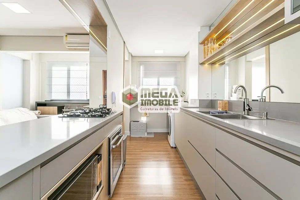Apartamento com 2 quartos à venda, 71m2 em Agronômica, Florianopolis - SC - imagem 2 Foto 2 de Apartamento com 2 quartos à venda, 71m2 em Agronômica, Florianopolis - SC