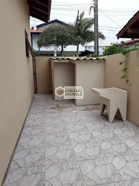 Foto 2 de Casa com 3 quartos à venda, 130m2 em Florianopolis - SC