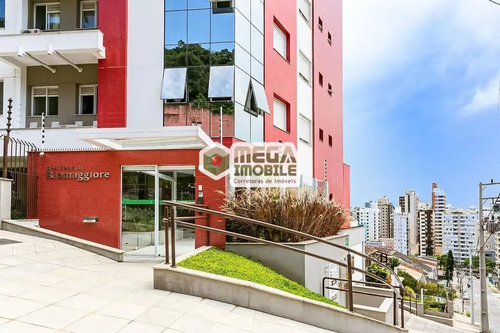 Foto 1 de Apartamento com 2 quartos para alugar, 69m2 em Centro, Florianopolis - SC