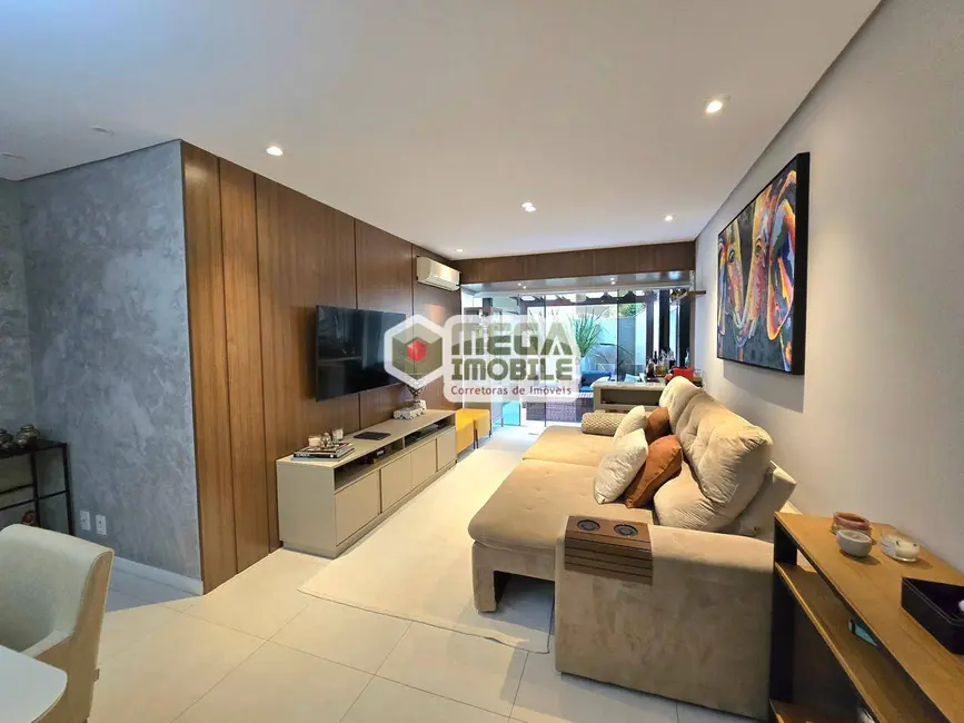 Apartamento com 3 quartos à venda, 93m2 em Centro, Florianopolis - SC - imagem 3 Foto 3 de Apartamento com 3 quartos à venda, 93m2 em Centro, Florianopolis - SC