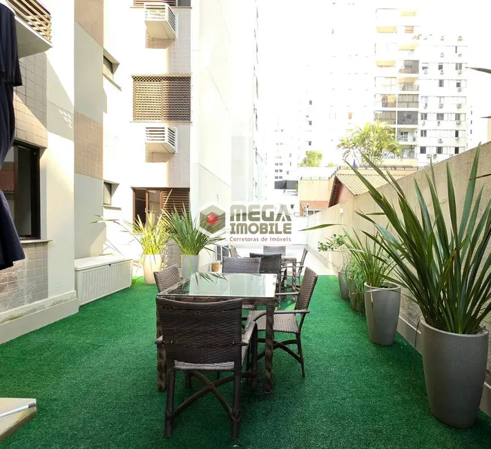 Apartamento com 3 quartos à venda, 93m2 em Centro, Florianopolis - SC - imagem 4 Foto 4 de Apartamento com 3 quartos à venda, 93m2 em Centro, Florianopolis - SC