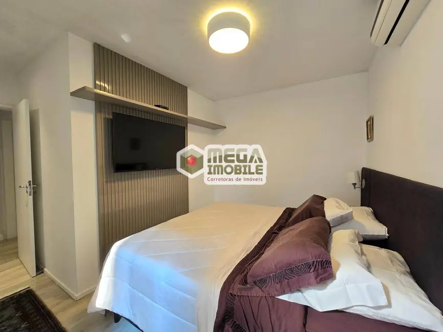 Apartamento com 3 quartos à venda, 93m2 em Centro, Florianopolis - SC - imagem 8 Foto 8 de Apartamento com 3 quartos à venda, 93m2 em Centro, Florianopolis - SC