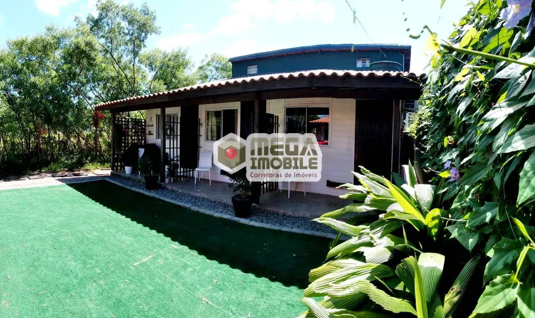 Casa com 1 quarto para alugar, 32m2 em Florianopolis - SC - imagem 1 Foto 1 de Casa com 1 quarto para alugar, 32m2 em Florianopolis - SC
