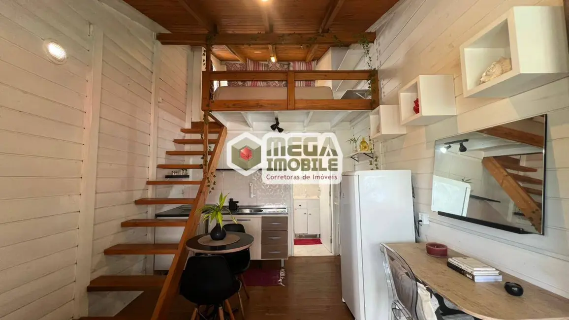 Casa com 1 quarto para alugar, 32m2 em Florianopolis - SC - imagem 3 Foto 3 de Casa com 1 quarto para alugar, 32m2 em Florianopolis - SC