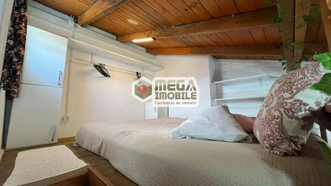 Casa com 1 quarto para alugar, 32m2 em Florianopolis - SC - imagem 2 Foto 2 de Casa com 1 quarto para alugar, 32m2 em Florianopolis - SC