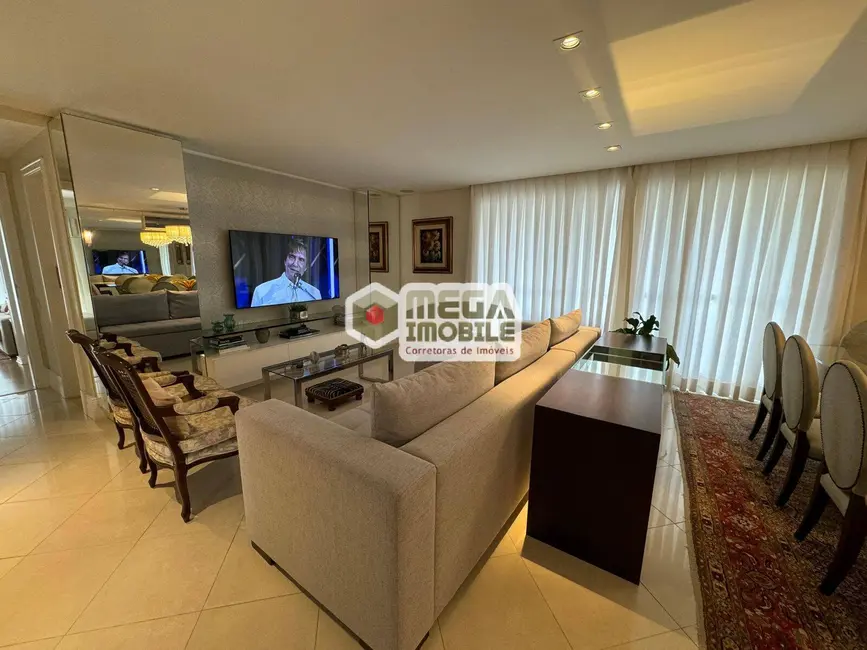 Apartamento com 4 quartos à venda, 155m2 em Centro, Florianopolis - SC - imagem 2 Foto 2 de Apartamento com 4 quartos à venda, 155m2 em Centro, Florianopolis - SC