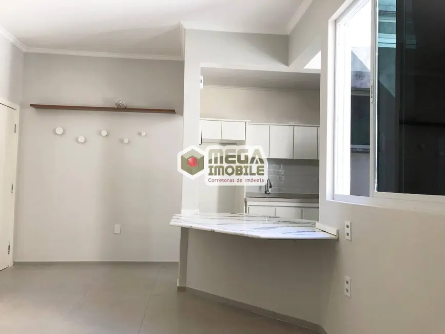 Foto 2 de Apartamento com 2 quartos à venda, 58m2 em Centro, Florianopolis - SC