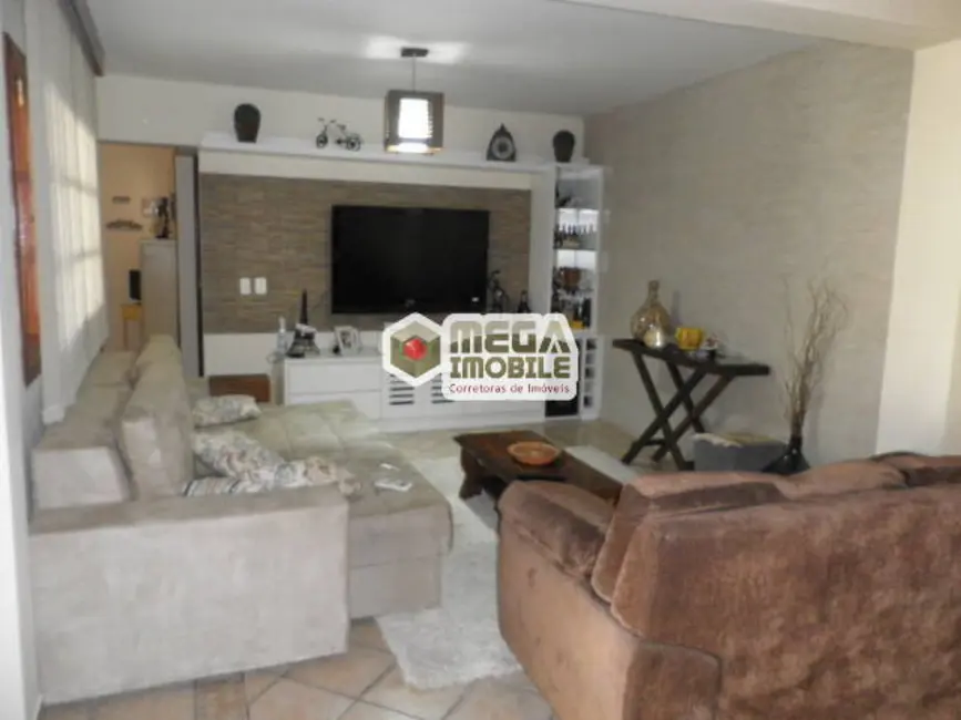 Casa com 4 quartos à venda, 256m2 em Florianopolis - SC - imagem 3 Foto 3 de Casa com 4 quartos à venda, 256m2 em Florianopolis - SC