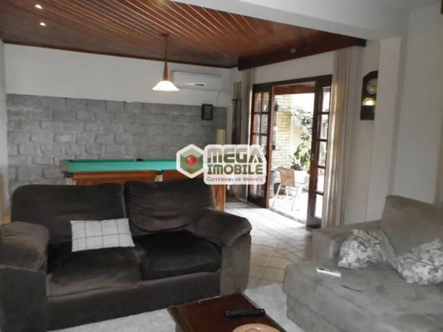 Casa com 4 quartos à venda, 256m2 em Florianopolis - SC - imagem 5 Foto 5 de Casa com 4 quartos à venda, 256m2 em Florianopolis - SC