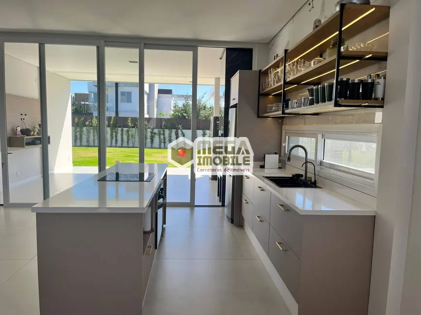 Foto 7 de Casa com 4 quartos à venda, 360m2 em Campeche, Florianopolis - SC