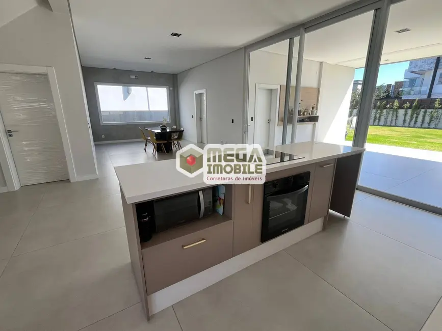 Foto 8 de Casa com 4 quartos à venda, 360m2 em Campeche, Florianopolis - SC