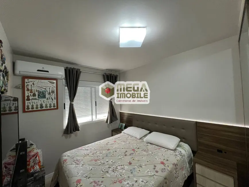 Foto 4 de Apartamento com 2 quartos à venda, 65m2 em Itacorubi, Florianopolis - SC