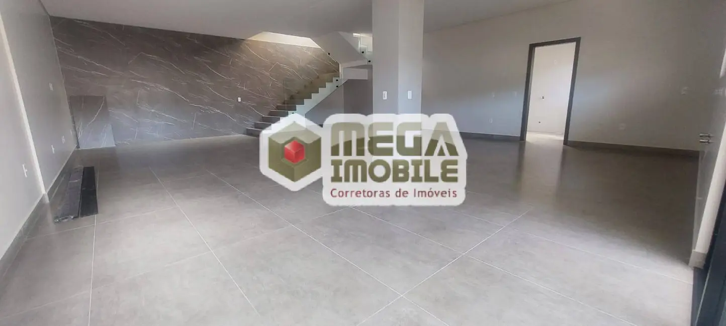 Foto 2 de Casa com 3 quartos à venda, 300m2 em Itacorubi, Florianopolis - SC