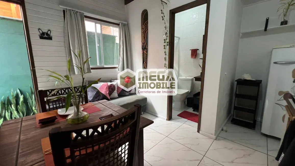 Casa com 1 quarto para alugar, 32m2 em Florianopolis - SC - imagem 5 Foto 5 de Casa com 1 quarto para alugar, 32m2 em Florianopolis - SC